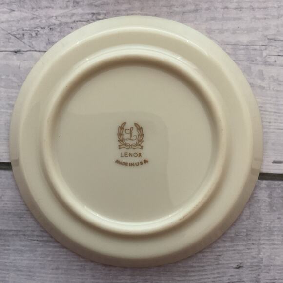 Lenox Holiday Dimension Coaster Set Of 4 Christmas Holly Berry Porcelain USA - Picture 11 of 12